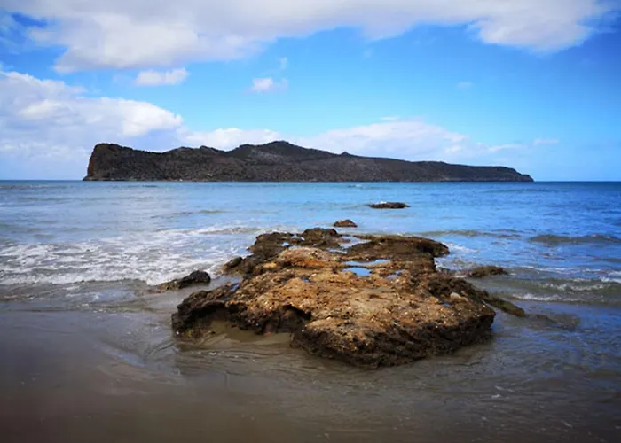 מלון דירות Marita's 3*